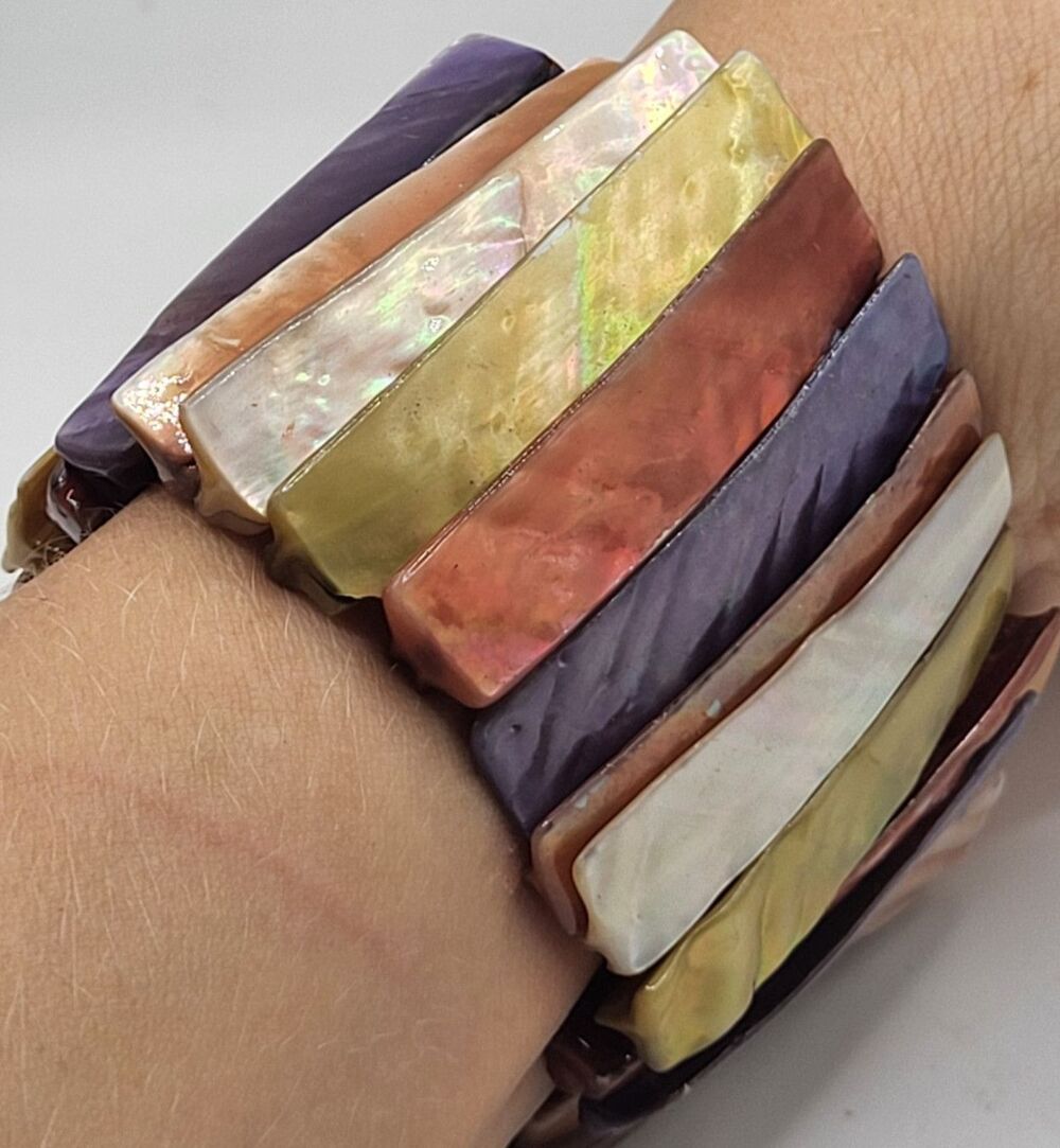 Chunky Wide Colorful Dyed Seashell Mother of Pearl Abalone Stretch Bracelet 7in